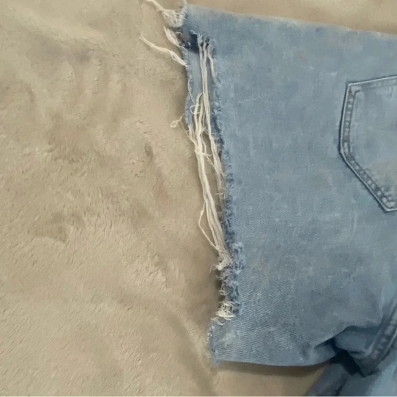 Guess denim distressed short in light blue washed casual Size 26 - Picture 8 of 13